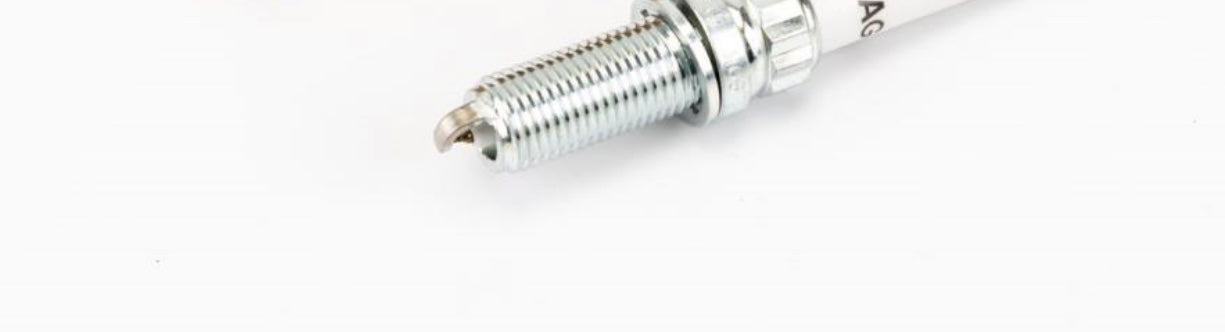 Spark Plugs 06M905606F 06M-905-606-F FREE SHIPPING